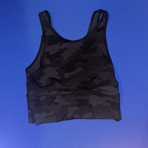 Lululemon power pivot tank size 10